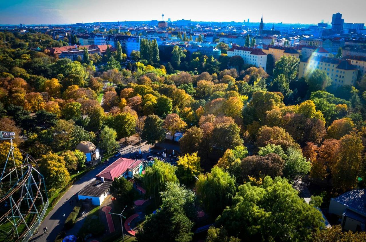 Herzlich Willkommen - Kuess Die Hand Apartment Wina Bagian luar foto